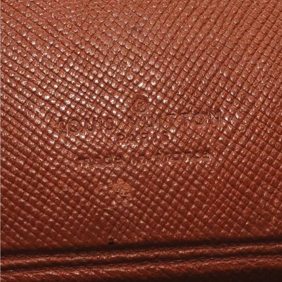 Authentic Louis Vuitton
Monogram Boite A Tout
Jewelry Case Old Model - Picture 5 of 14